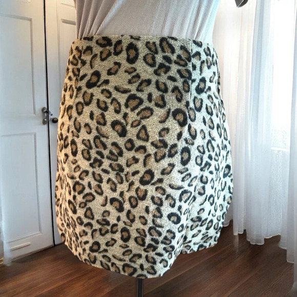 hayden Los Angeles Mini Skirt Leopard Print Asymmetrical Faux Wrap Wool Blend Md - Picture 4 of 9